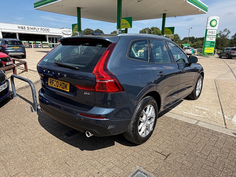 Volvo XC60 2.0 B4 MHEV Momentum SUV 5dr Diesel Hybrid Auto AWD Euro 6 (s/s) (197 ps) - U10004199