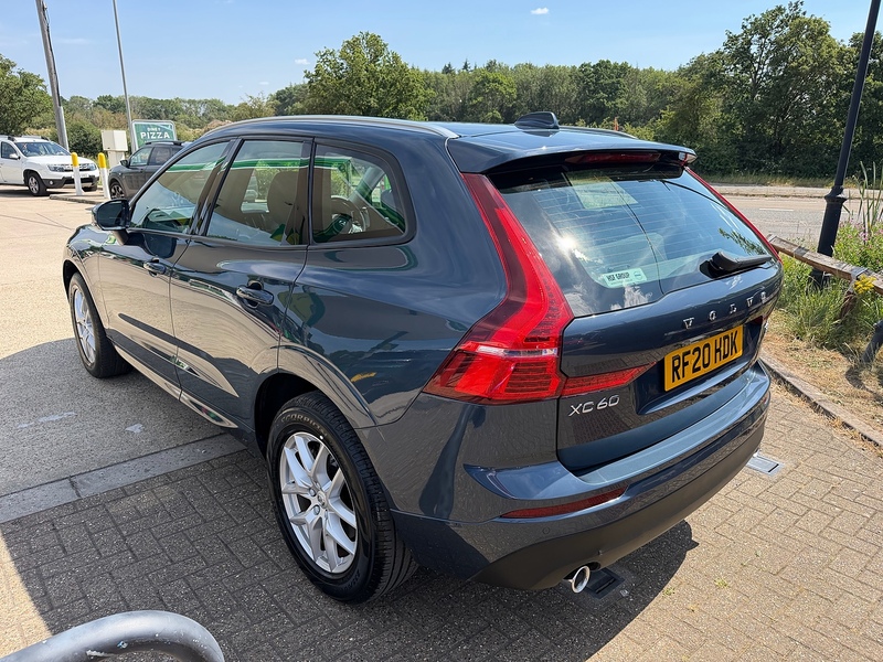 Volvo XC60 2.0 B4 MHEV Momentum SUV 5dr Diesel Hybrid Auto AWD Euro 6 (s/s) (197 ps) - U10004199
