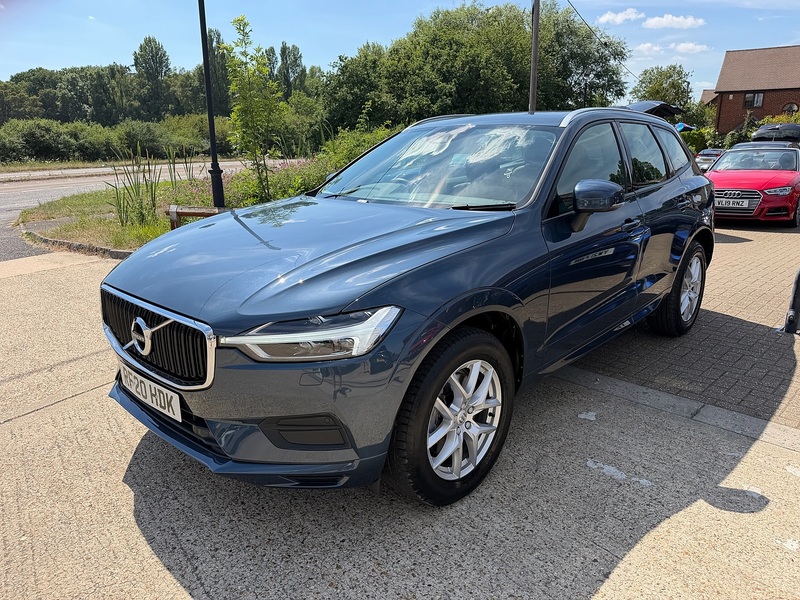 Volvo XC60 2.0 B4 MHEV Momentum SUV 5dr Diesel Hybrid Auto AWD Euro 6 (s/s) (197 ps) - U10004199