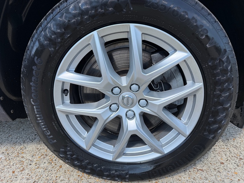 Volvo XC60 2.0 B4 MHEV Momentum SUV 5dr Diesel Hybrid Auto AWD Euro 6 (s/s) (197 ps) - U10004199
