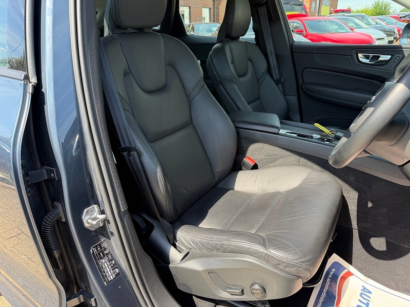 Volvo XC60 2.0 B4 MHEV Momentum SUV 5dr Diesel Hybrid Auto AWD Euro 6 (s/s) (197 ps) - U10004199