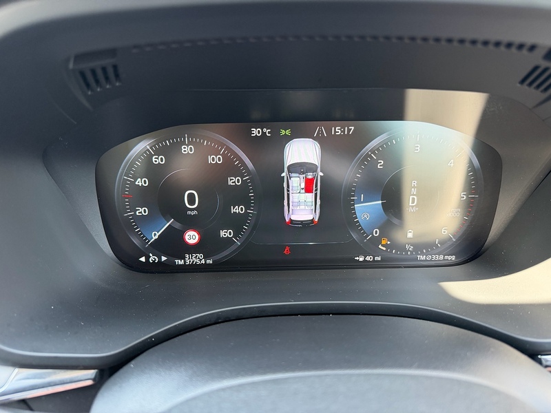 Volvo XC60 2.0 B4 MHEV Momentum SUV 5dr Diesel Hybrid Auto AWD Euro 6 (s/s) (197 ps) - U10004199