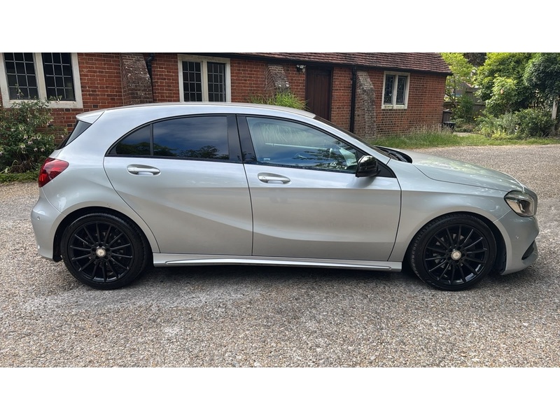 Mercedes-Benz A Class 2.1 A200d AMG Line (Premium) Hatchback 5dr Diesel 7G-DCT Euro 6 (s/s) (136 ps) - U10004200