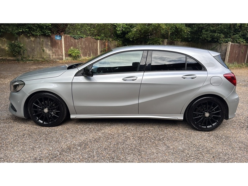 Mercedes-Benz A Class 2.1 A200d AMG Line (Premium) Hatchback 5dr Diesel 7G-DCT Euro 6 (s/s) (136 ps) - U10004200