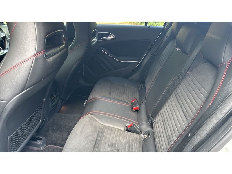 Mercedes-Benz A Class 2.1 A200d AMG Line (Premium) Hatchback 5dr Diesel 7G-DCT Euro 6 (s/s) (136 ps) - U10004200