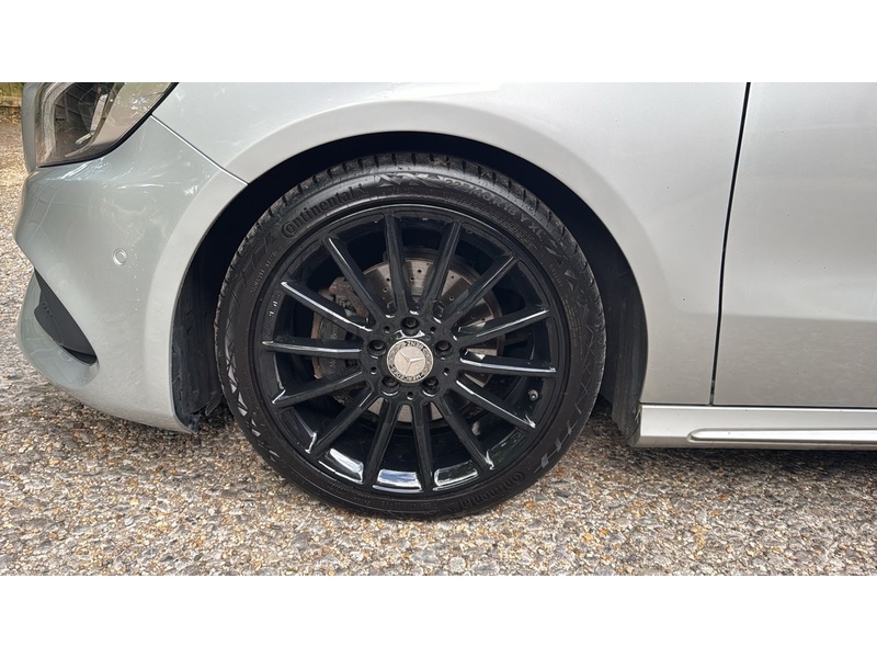 Mercedes-Benz A Class 2.1 A200d AMG Line (Premium) Hatchback 5dr Diesel 7G-DCT Euro 6 (s/s) (136 ps) - U10004200