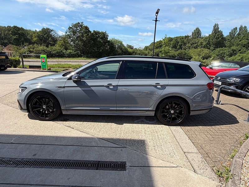 Volkswagen Passat 2.0 BiTDI R-Line Edition Estate 5dr Diesel DSG 4Motion Euro 6 (s/s) (240 ps) - U10004201