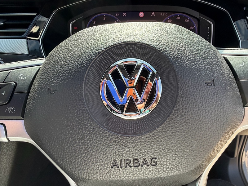 Volkswagen Passat 2.0 BiTDI R-Line Edition Estate 5dr Diesel DSG 4Motion Euro 6 (s/s) (240 ps) - U10004201