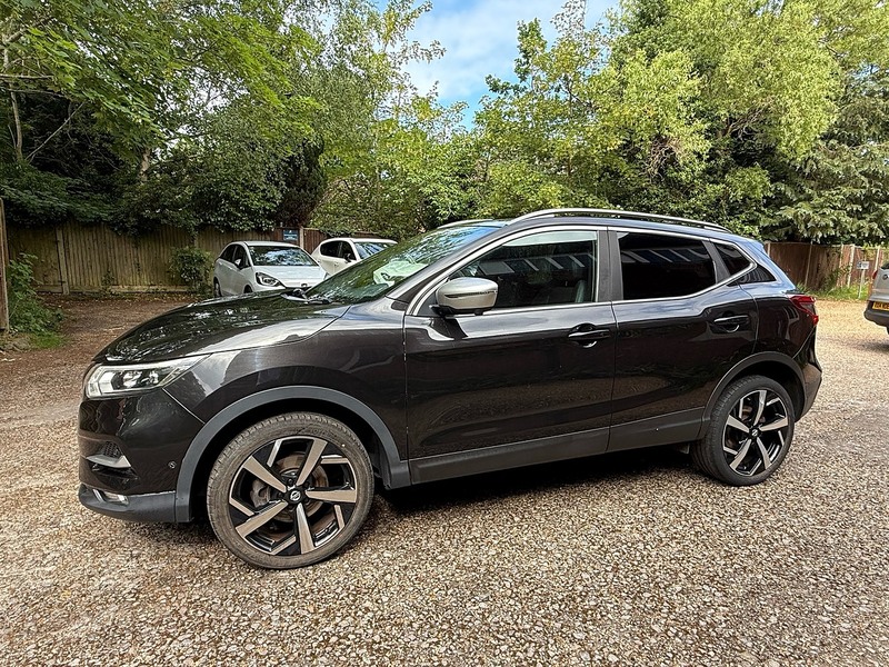 Nissan Qashqai 1.3 DIG-T Tekna+ SUV 5dr Petrol Manual Euro 6 (s/s) (140 ps) - U10004214