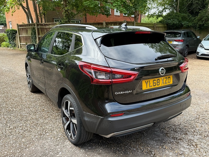 Nissan Qashqai 1.3 DIG-T Tekna+ SUV 5dr Petrol Manual Euro 6 (s/s) (140 ps) - U10004214
