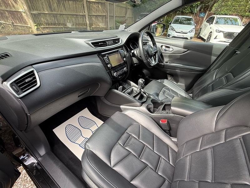 Nissan Qashqai 1.3 DIG-T Tekna+ SUV 5dr Petrol Manual Euro 6 (s/s) (140 ps) - U10004214