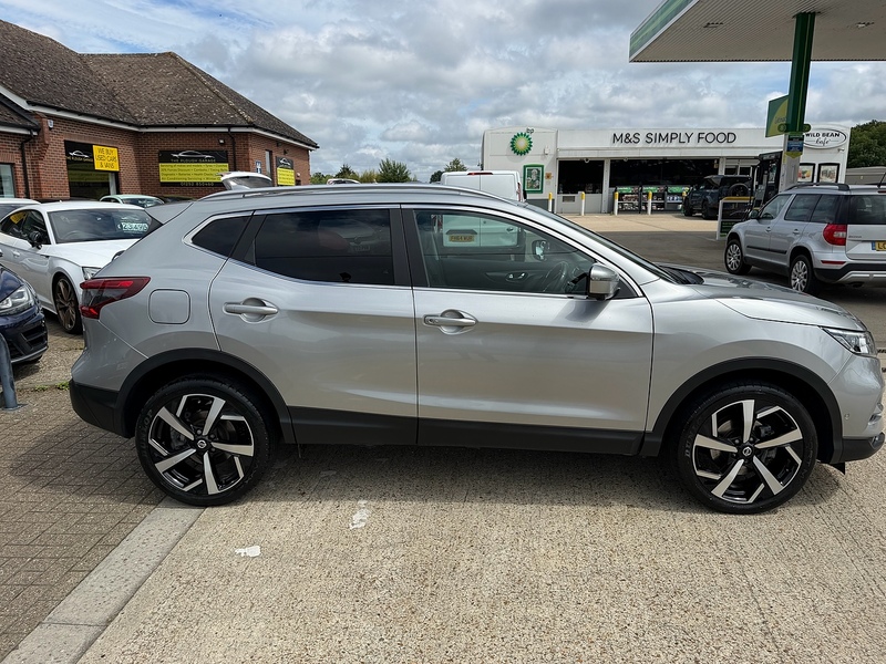 Nissan Qashqai 1.2 DIG-T Tekna SUV 5dr Petrol XTRON Euro 6 (s/s) (115 ps) - U10004220