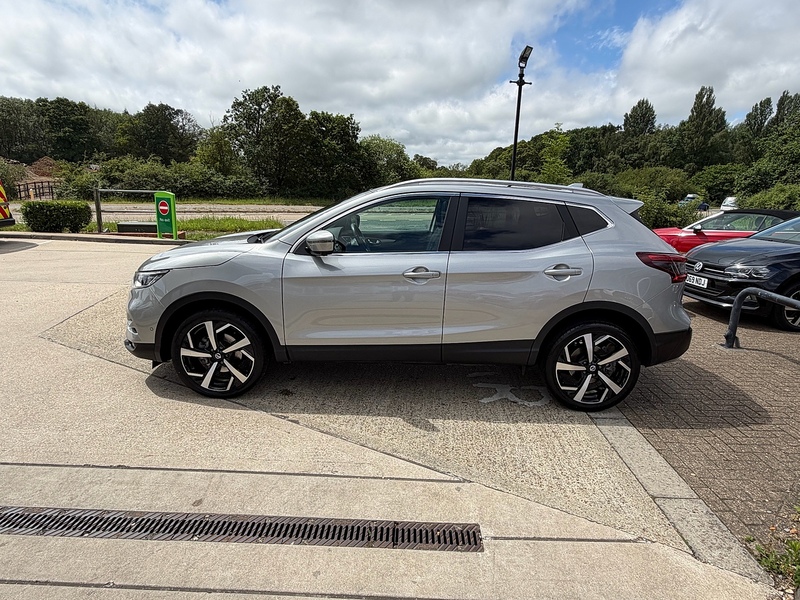 Nissan Qashqai 1.2 DIG-T Tekna SUV 5dr Petrol XTRON Euro 6 (s/s) (115 ps) - U10004220