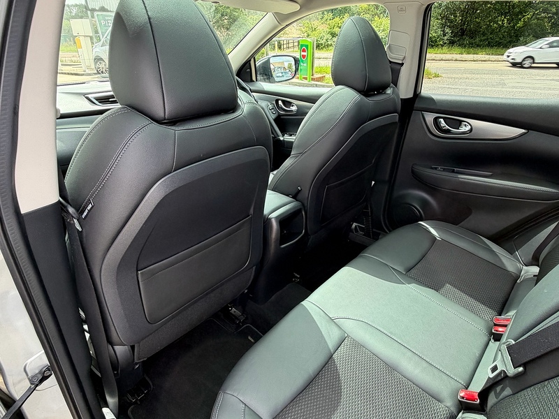 Nissan Qashqai 1.2 DIG-T Tekna SUV 5dr Petrol XTRON Euro 6 (s/s) (115 ps) - U10004220
