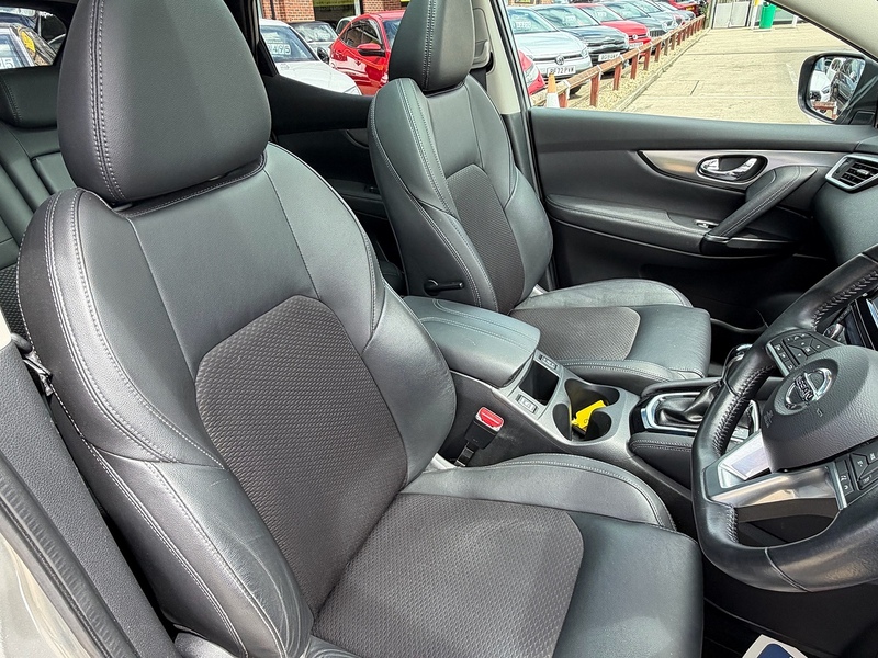 Nissan Qashqai 1.2 DIG-T Tekna SUV 5dr Petrol XTRON Euro 6 (s/s) (115 ps) - U10004220