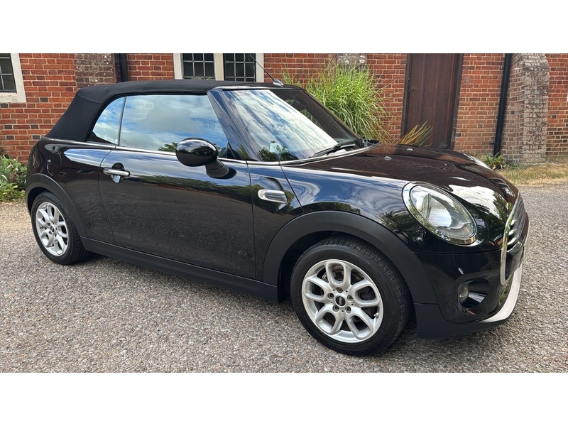MINI Convertible 1.5 Cooper Convertible 2dr Petrol Manual Euro 6 (s/s) (136 ps) - U10004231