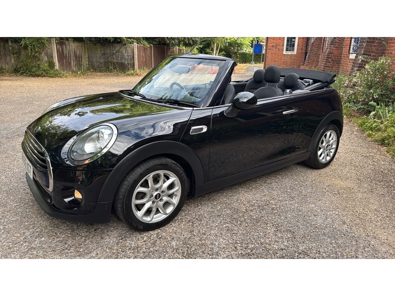MINI Convertible 1.5 Cooper Convertible 2dr Petrol Manual Euro 6 (s/s) (136 ps) - U10004231