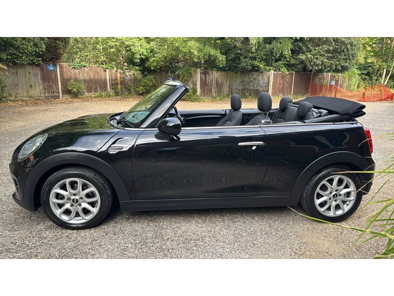 MINI Convertible 1.5 Cooper Convertible 2dr Petrol Manual Euro 6 (s/s) (136 ps) - U10004231