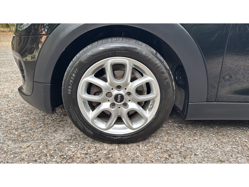 MINI Convertible 1.5 Cooper Convertible 2dr Petrol Manual Euro 6 (s/s) (136 ps) - U10004231