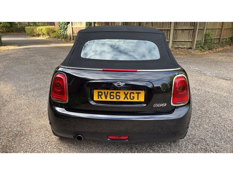MINI Convertible 1.5 Cooper Convertible 2dr Petrol Manual Euro 6 (s/s) (136 ps) - U10004231