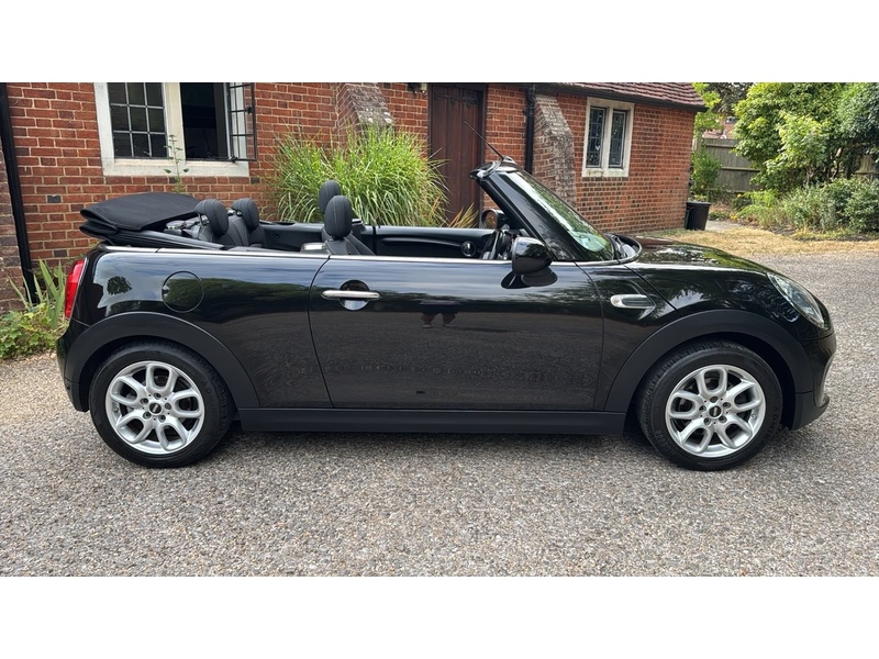 MINI Convertible 1.5 Cooper Convertible 2dr Petrol Manual Euro 6 (s/s) (136 ps) - U10004231