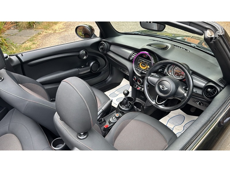 MINI Convertible 1.5 Cooper Convertible 2dr Petrol Manual Euro 6 (s/s) (136 ps) - U10004231