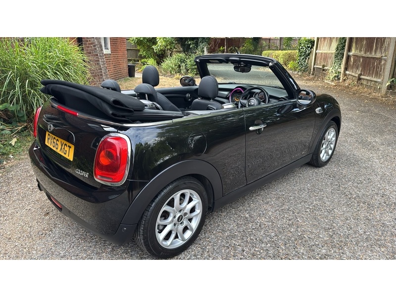 MINI Convertible 1.5 Cooper Convertible 2dr Petrol Manual Euro 6 (s/s) (136 ps) - U10004231