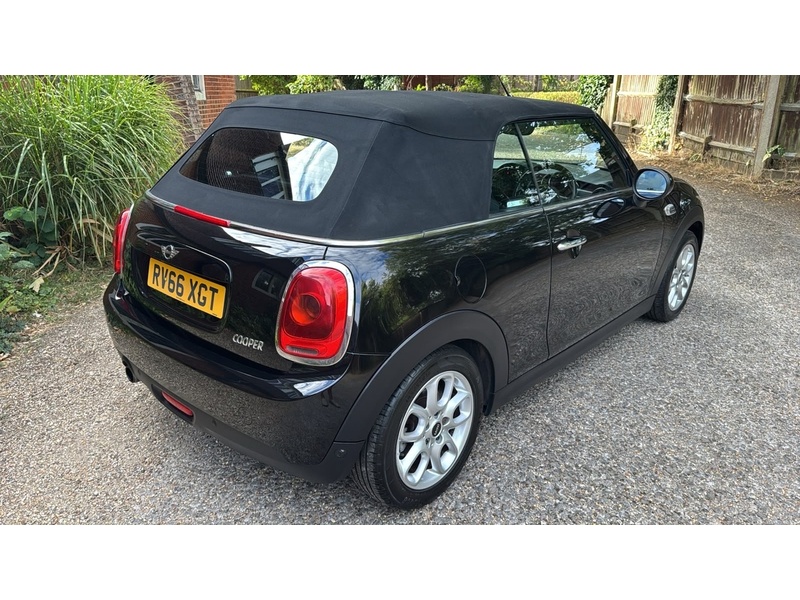 MINI Convertible 1.5 Cooper Convertible 2dr Petrol Manual Euro 6 (s/s) (136 ps) - U10004231