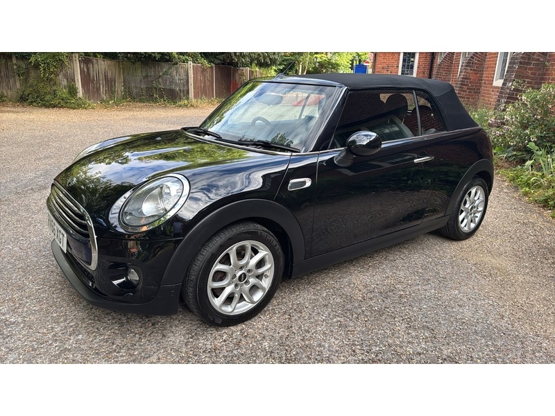 MINI Convertible 1.5 Cooper Convertible 2dr Petrol Manual Euro 6 (s/s) (136 ps) - U10004231