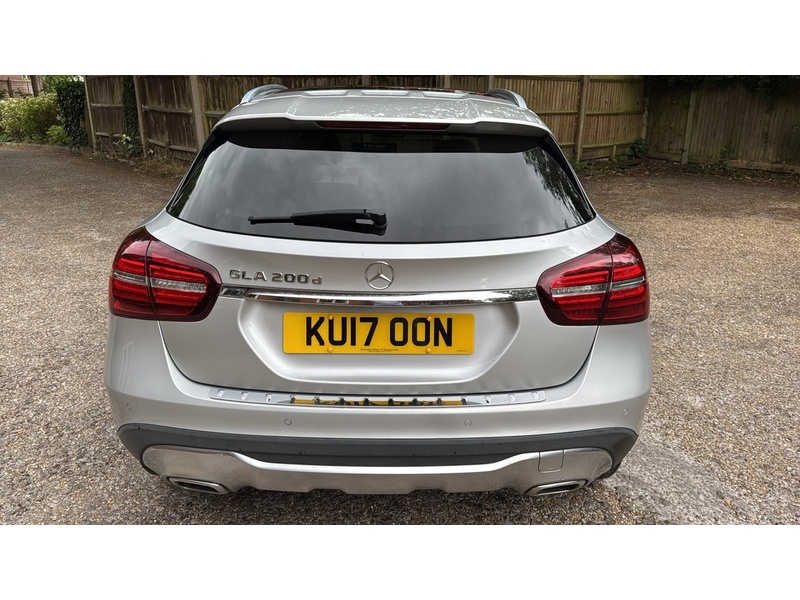 Mercedes-Benz GLA 2.1 GLA200d Sport (Premium Plus) SUV 5dr Diesel 7G-DCT Euro 6 (s/s) (136 ps) - U10004232