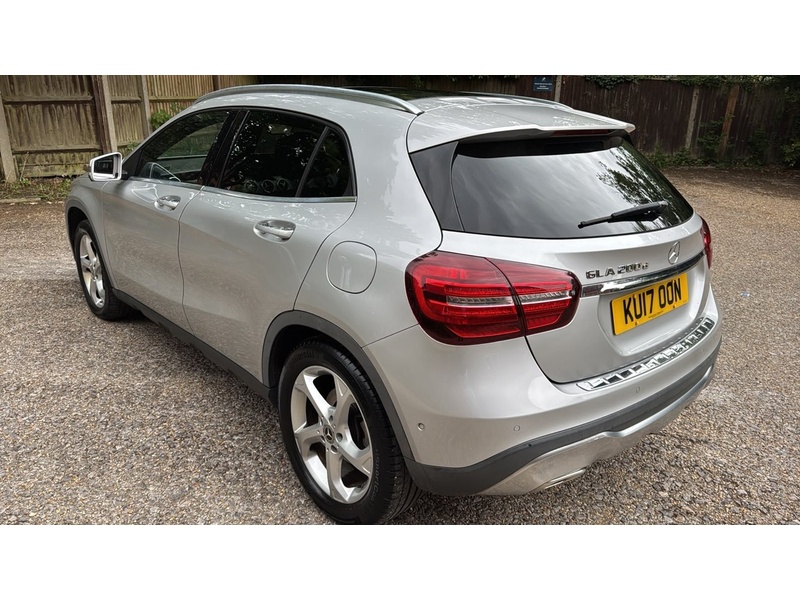 Mercedes-Benz GLA 2.1 GLA200d Sport (Premium Plus) SUV 5dr Diesel 7G-DCT Euro 6 (s/s) (136 ps) - U10004232