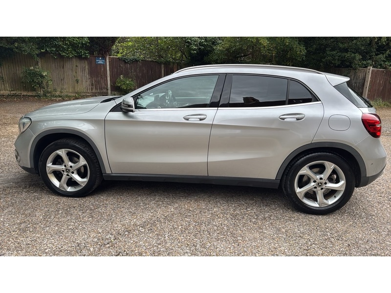 Mercedes-Benz GLA 2.1 GLA200d Sport (Premium Plus) SUV 5dr Diesel 7G-DCT Euro 6 (s/s) (136 ps) - U10004232
