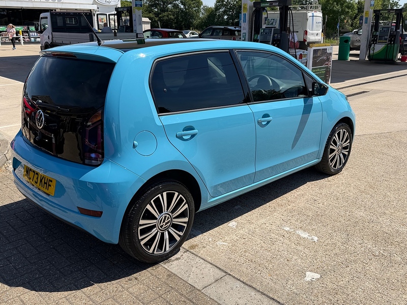 Volkswagen up! 1.0 Black Edition Hatchback 5dr Petrol Manual Euro 6 (s/s) (65 ps) - U10004235