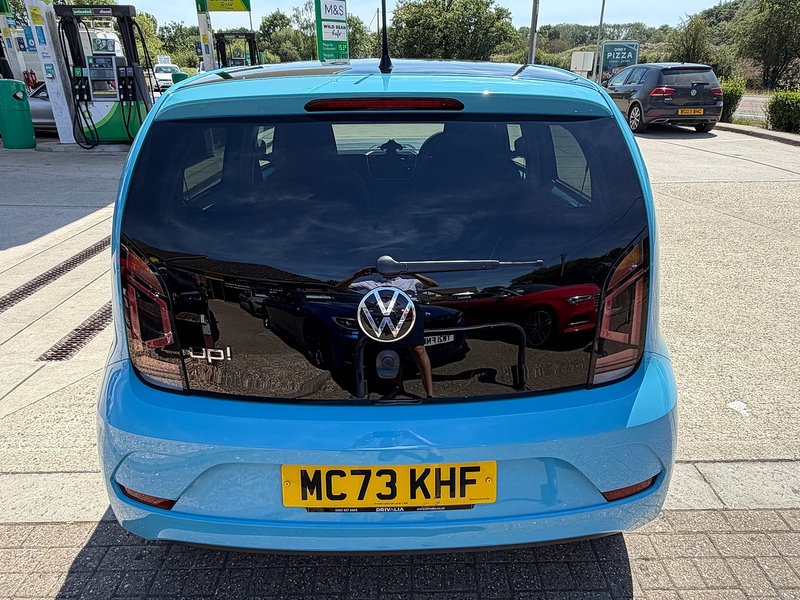 Volkswagen up! 1.0 Black Edition Hatchback 5dr Petrol Manual Euro 6 (s/s) (65 ps) - U10004235
