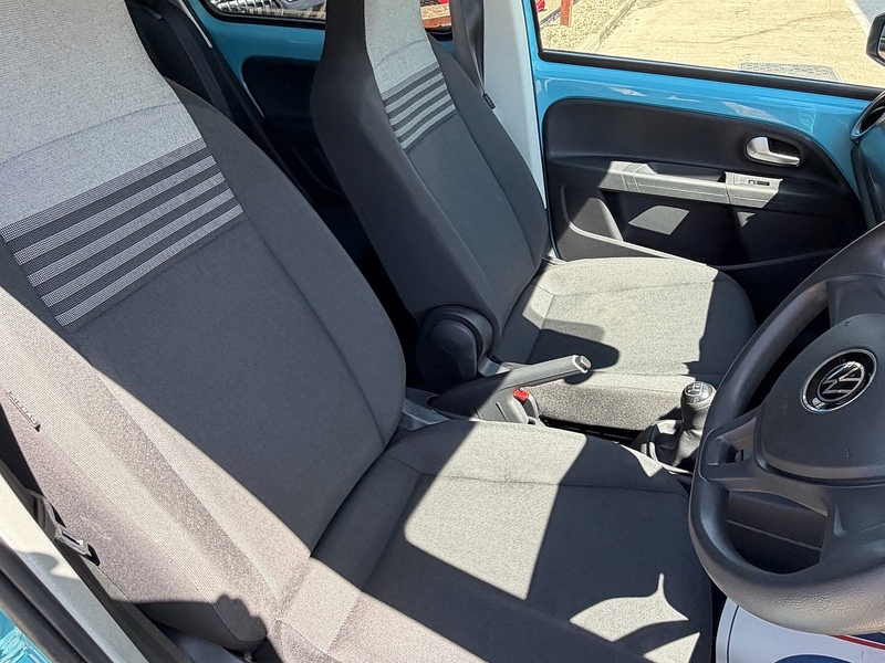 Volkswagen up! 1.0 Black Edition Hatchback 5dr Petrol Manual Euro 6 (s/s) (65 ps) - U10004235