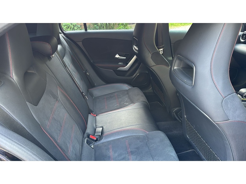 Mercedes-Benz A Class 1.5 A180d AMG Line 7G-DCT Euro 6 (s/s) 5dr - U10004238