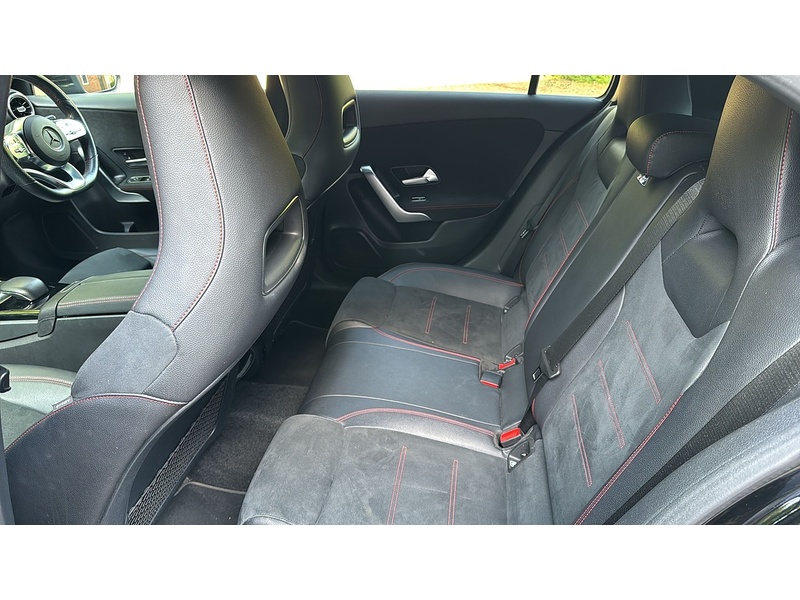 Mercedes-Benz A Class 1.5 A180d AMG Line 7G-DCT Euro 6 (s/s) 5dr - U10004238