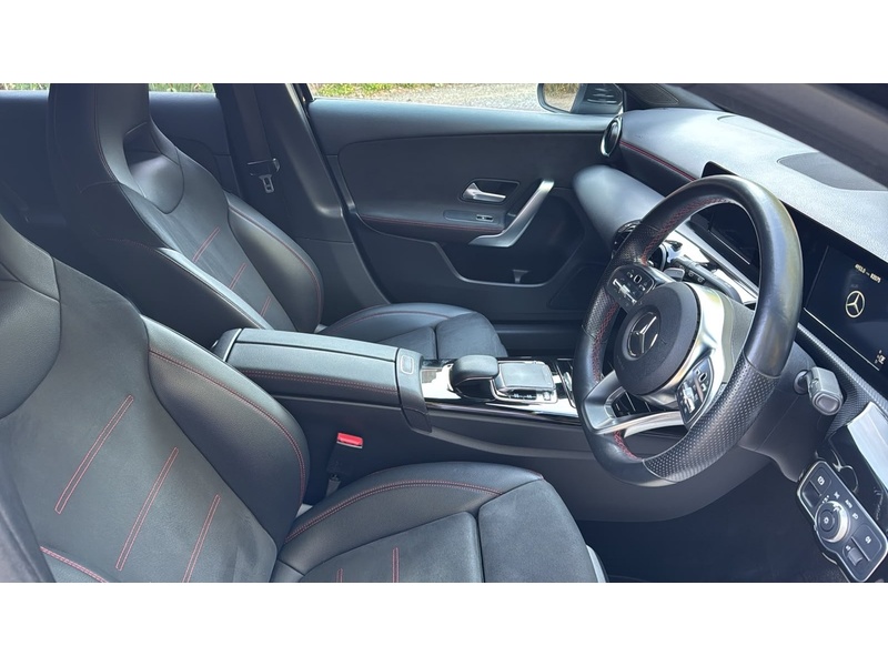 Mercedes-Benz A Class 1.5 A180d AMG Line 7G-DCT Euro 6 (s/s) 5dr - U10004238