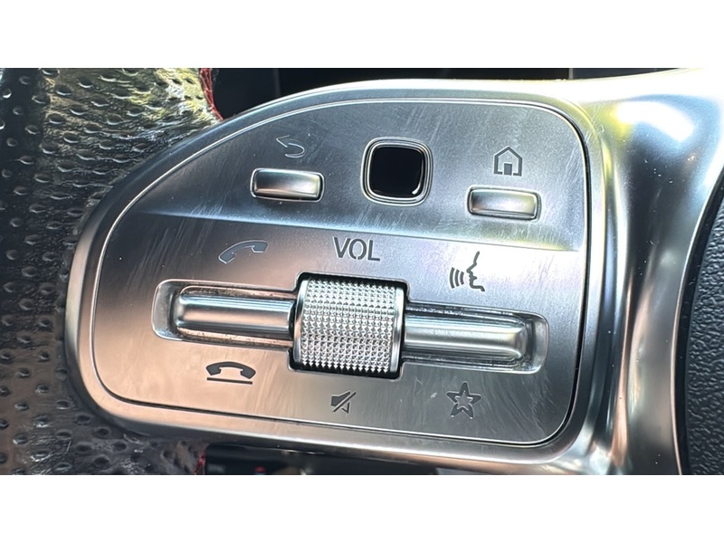 Mercedes-Benz A Class 1.5 A180d AMG Line 7G-DCT Euro 6 (s/s) 5dr - U10004238