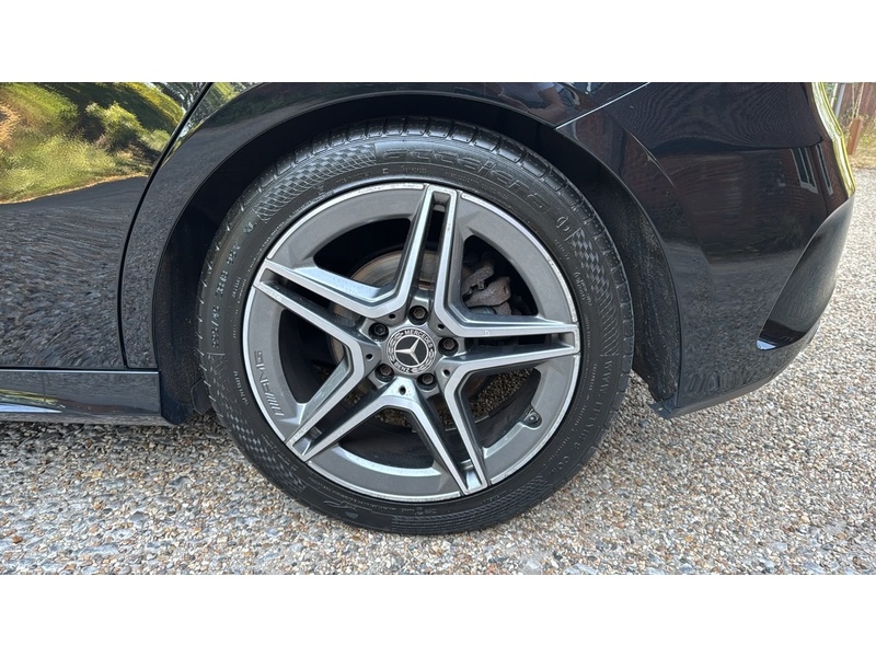 Mercedes-Benz A Class 1.5 A180d AMG Line 7G-DCT Euro 6 (s/s) 5dr - U10004238