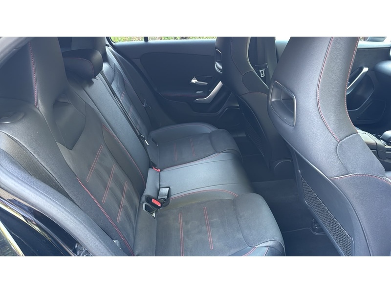 Mercedes-Benz A Class 1.5 A180d AMG Line 7G-DCT Euro 6 (s/s) 5dr - U10004238