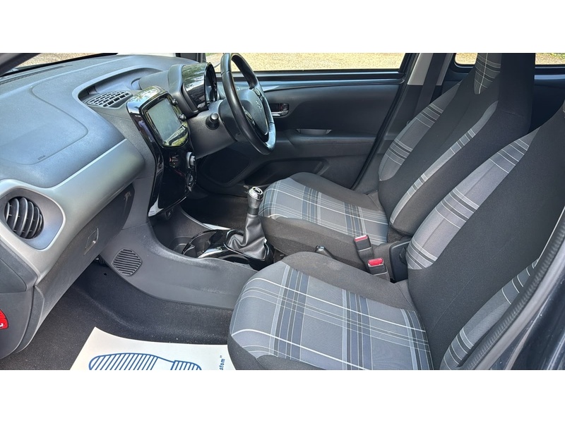 Peugeot 108 1.2 PureTech Allure Hatchback 5dr Petrol Manual Euro 6 (82 ps) - U10004240