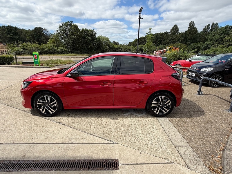Peugeot 208 1.2 PureTech Allure Premium + Hatchback 5dr Petrol Manual Euro 6 (s/s) (100 ps) - U10004242