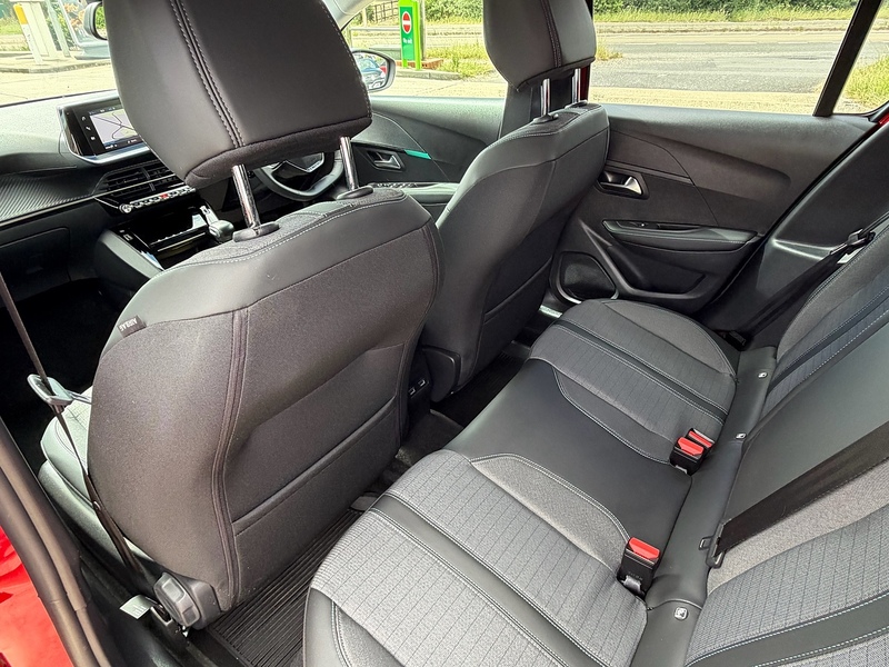 Peugeot 208 1.2 PureTech Allure Premium + Hatchback 5dr Petrol Manual Euro 6 (s/s) (100 ps) - U10004242
