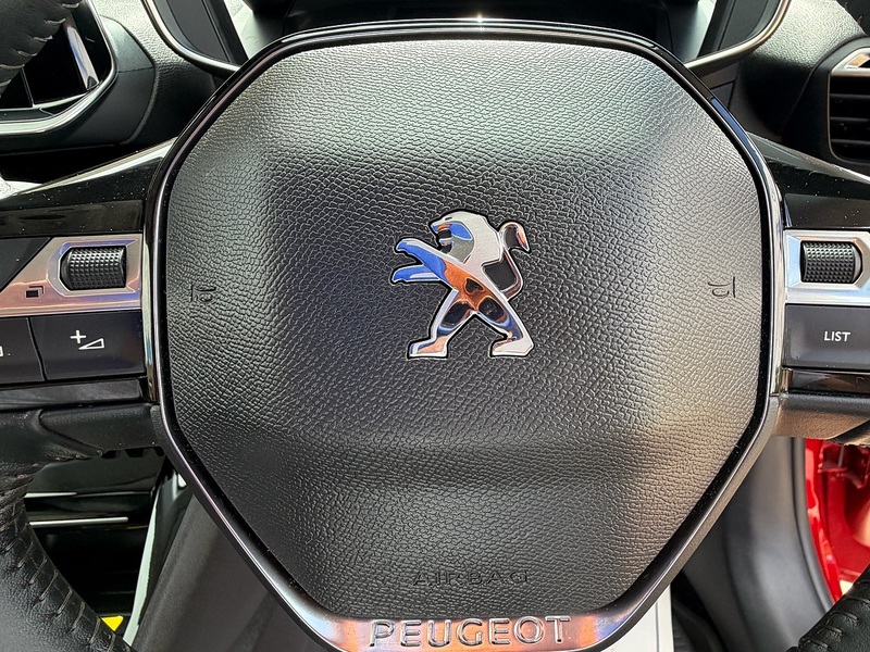 Peugeot 208 1.2 PureTech Allure Premium + Hatchback 5dr Petrol Manual Euro 6 (s/s) (100 ps) - U10004242