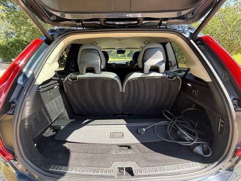 Volvo XC90 2.0h T8 Twin Engine Recharge 11.6kWh Inscription Pro SUV 5dr Petrol Plug-in Hybrid Auto 4WD Euro 6 - U10004243