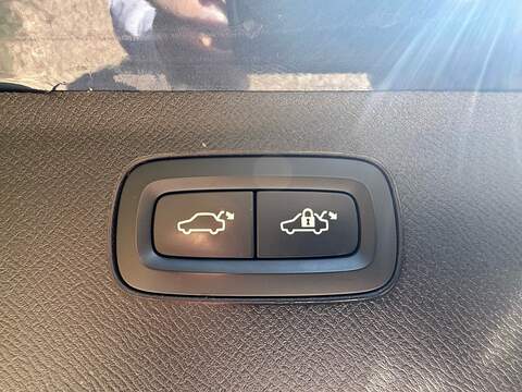 Volvo XC90 2.0h T8 Twin Engine Recharge 11.6kWh Inscription Pro SUV 5dr Petrol Plug-in Hybrid Auto 4WD Euro 6 - U10004243