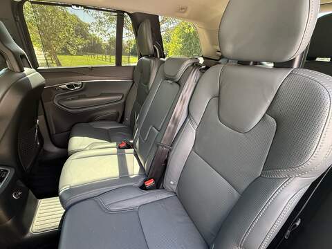 Volvo XC90 2.0h T8 Twin Engine Recharge 11.6kWh Inscription Pro SUV 5dr Petrol Plug-in Hybrid Auto 4WD Euro 6 - U10004243