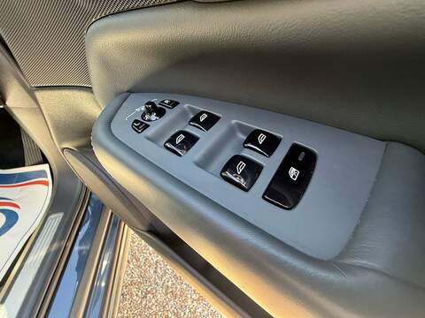 Volvo XC90 2.0h T8 Twin Engine Recharge 11.6kWh Inscription Pro SUV 5dr Petrol Plug-in Hybrid Auto 4WD Euro 6 - U10004243