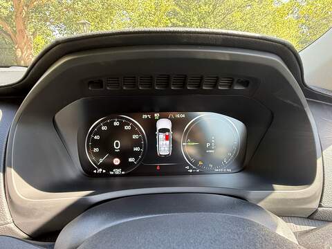 Volvo XC90 2.0h T8 Twin Engine Recharge 11.6kWh Inscription Pro SUV 5dr Petrol Plug-in Hybrid Auto 4WD Euro 6 - U10004243